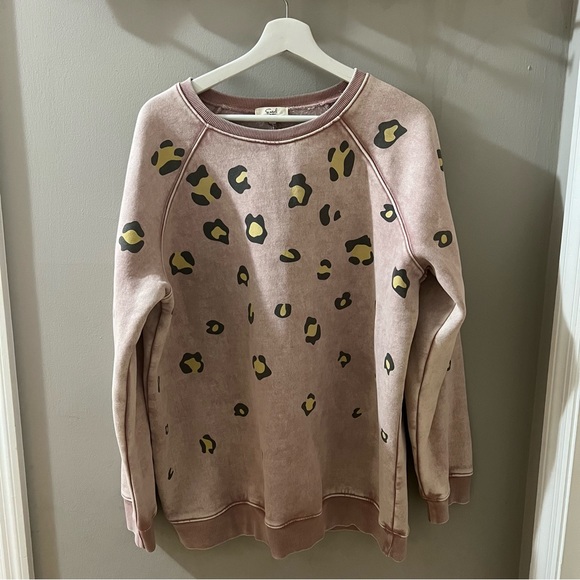 easel Tops - NWT Easel Pink Leopard Print Crewneck Sweatshirt Large
